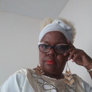 Meet your Posher, Sharon